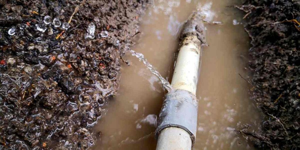 how does a plumber find a water leak underground