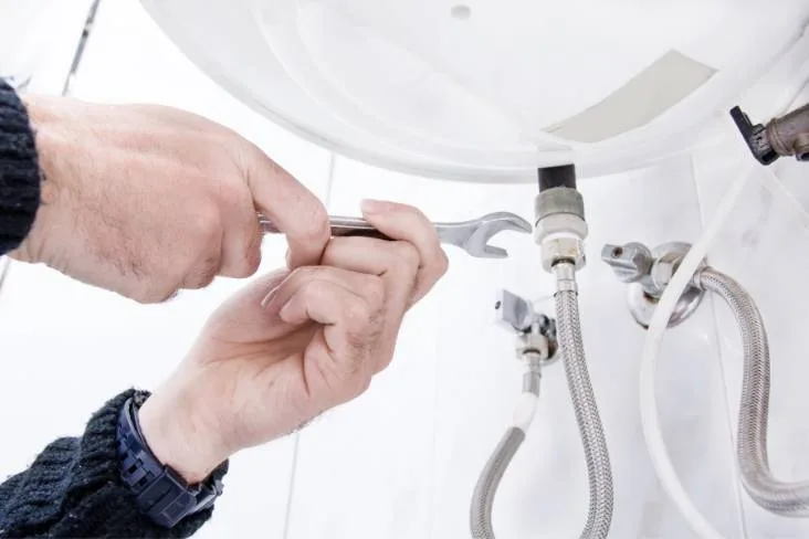 Ardmore plumber responding to an urgent plumbing issue
